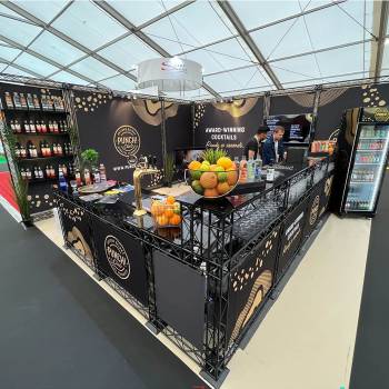 Tilauksesta valmistettu messuständi