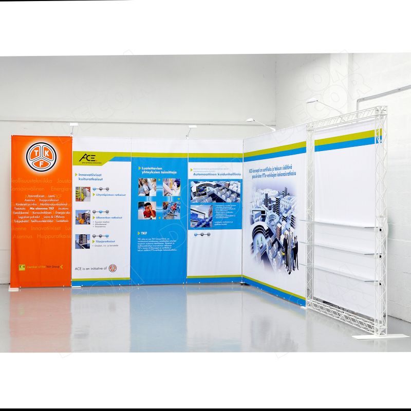 Custom exhibition booth with shelves