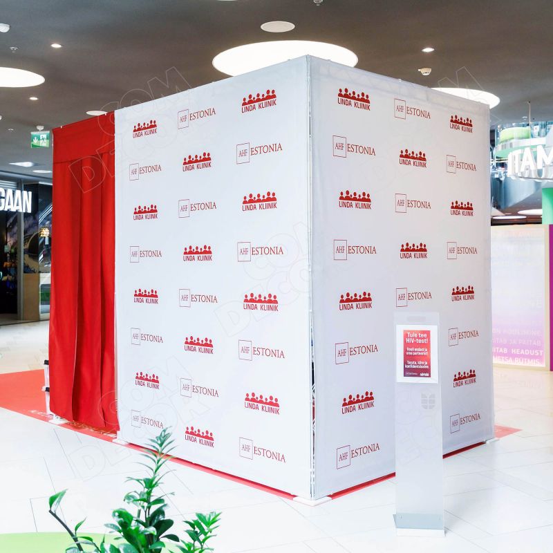 Presentation in a shopping centre foto Arno Mikkor