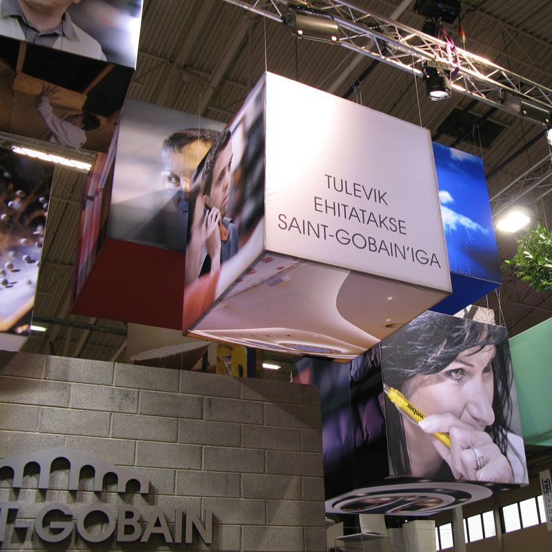 Suspended advertisement at the trade fair